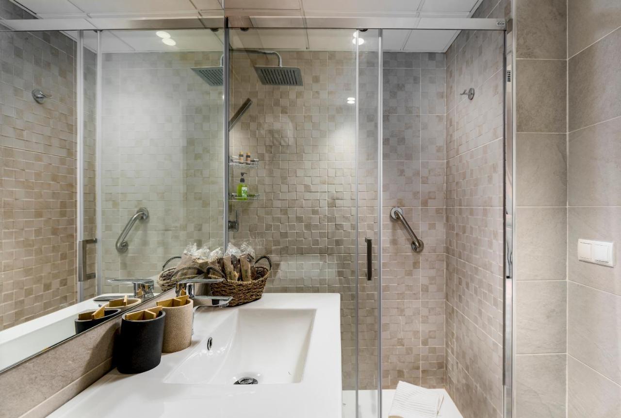 Apartamento Deluxe Con Piscina, Terraza & Parking Málaga Eksteriør billede